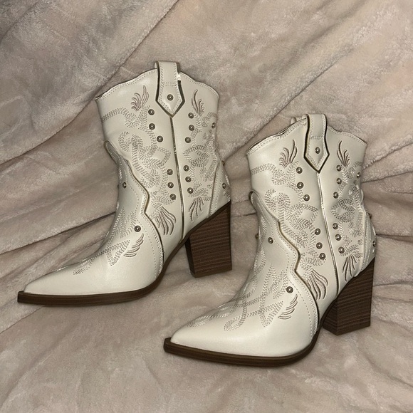 MIA Women's White Western Cowboy Boots Size 7 1/2 - Picture 3 of 7